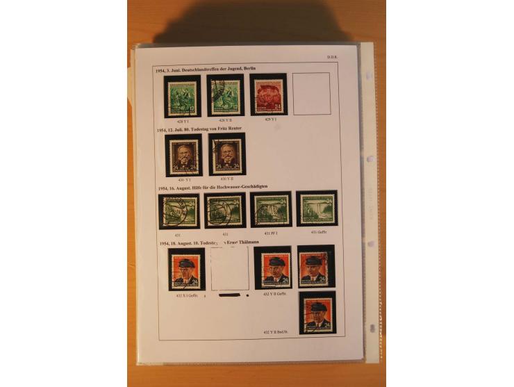 1949/90, postfrische und gestempelte stark spezialisierte Sammlung mit zahlreichen Abarten, Typen, Plattenfehlern und Zusamme