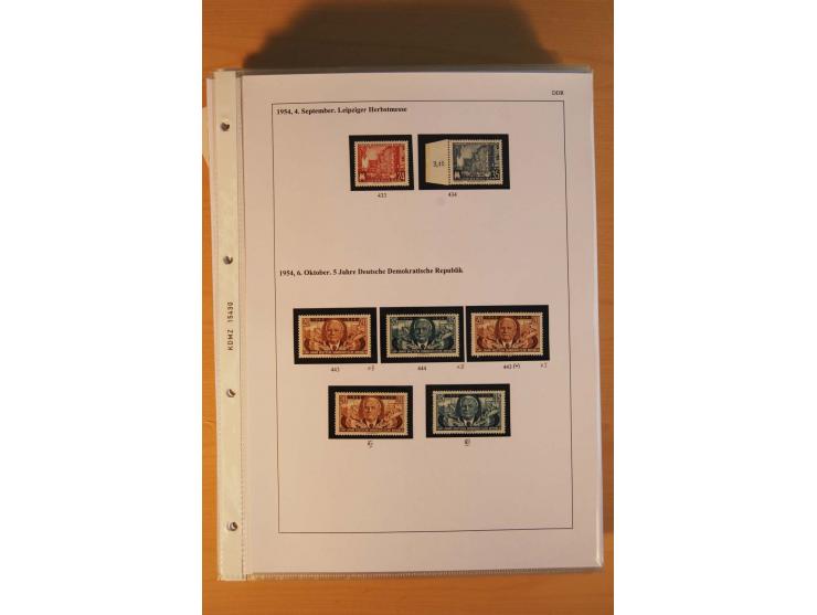 1949/90, postfrische und gestempelte stark spezialisierte Sammlung mit zahlreichen Abarten, Typen, Plattenfehlern und Zusamme