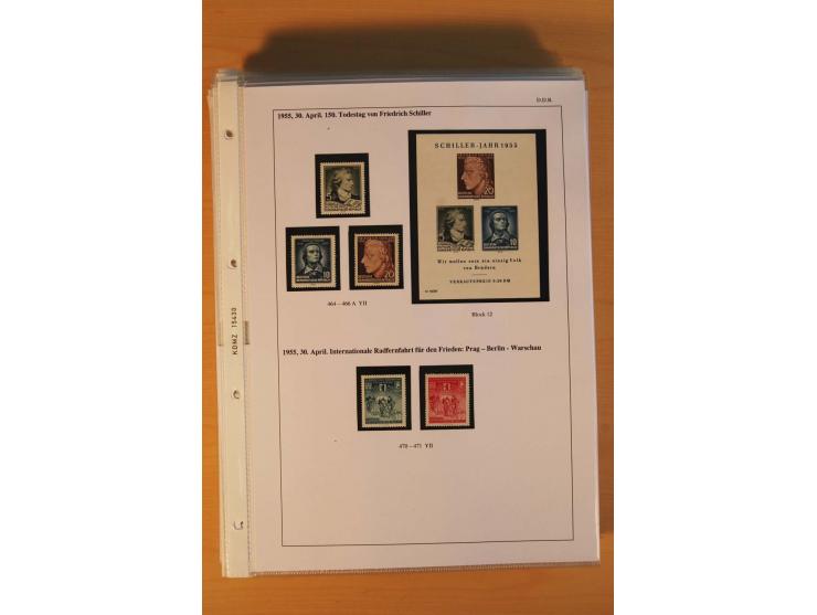 1949/90, postfrische und gestempelte stark spezialisierte Sammlung mit zahlreichen Abarten, Typen, Plattenfehlern und Zusamme
