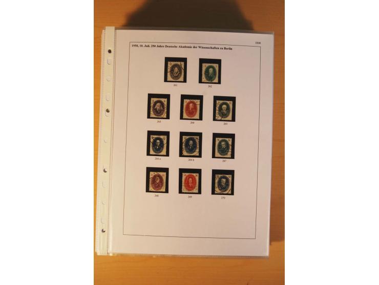 1949/90, postfrische und gestempelte stark spezialisierte Sammlung mit zahlreichen Abarten, Typen, Plattenfehlern und Zusamme