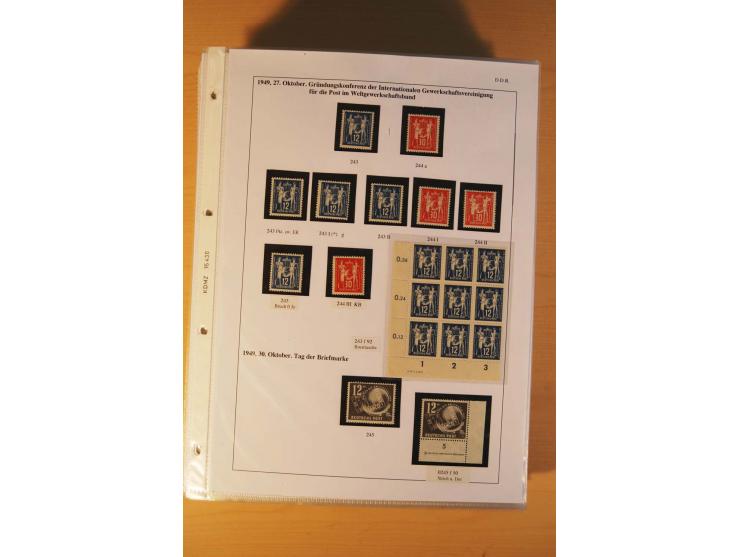 1949/90, postfrische und gestempelte stark spezialisierte Sammlung mit zahlreichen Abarten, Typen, Plattenfehlern und Zusamme