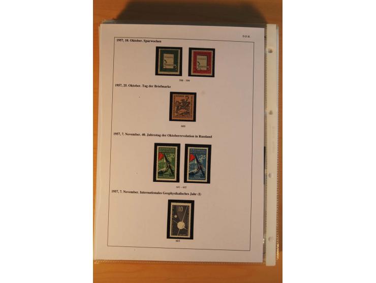 1949/90, postfrische und gestempelte stark spezialisierte Sammlung mit zahlreichen Abarten, Typen, Plattenfehlern und Zusamme