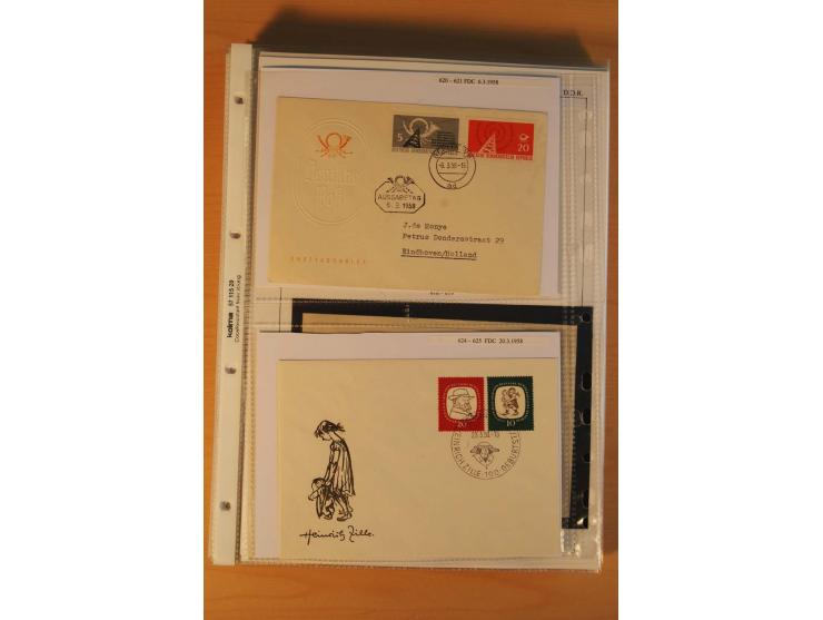 1949/90, postfrische und gestempelte stark spezialisierte Sammlung mit zahlreichen Abarten, Typen, Plattenfehlern und Zusamme