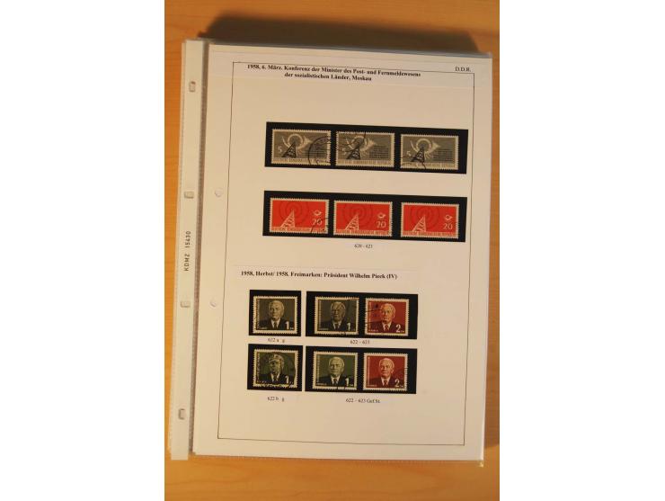 1949/90, postfrische und gestempelte stark spezialisierte Sammlung mit zahlreichen Abarten, Typen, Plattenfehlern und Zusamme