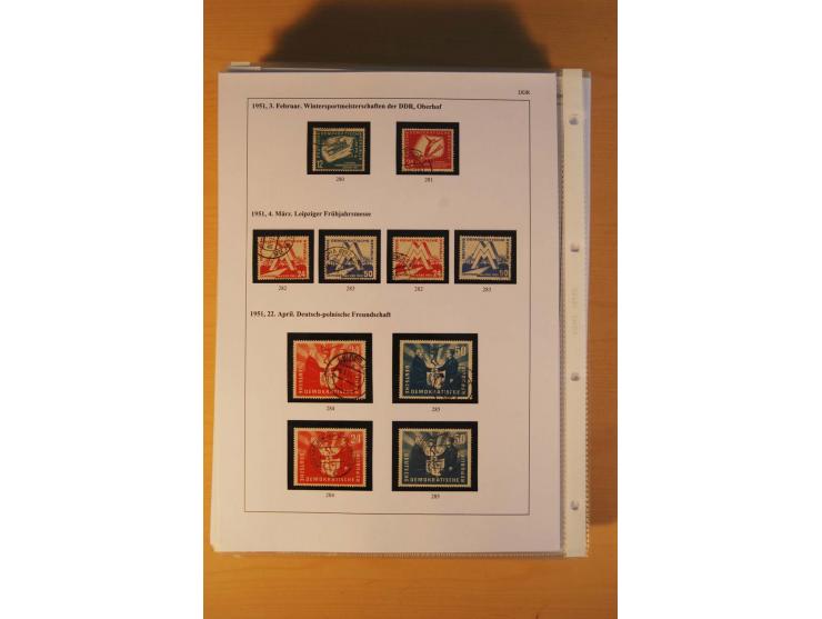 1949/90, postfrische und gestempelte stark spezialisierte Sammlung mit zahlreichen Abarten, Typen, Plattenfehlern und Zusamme