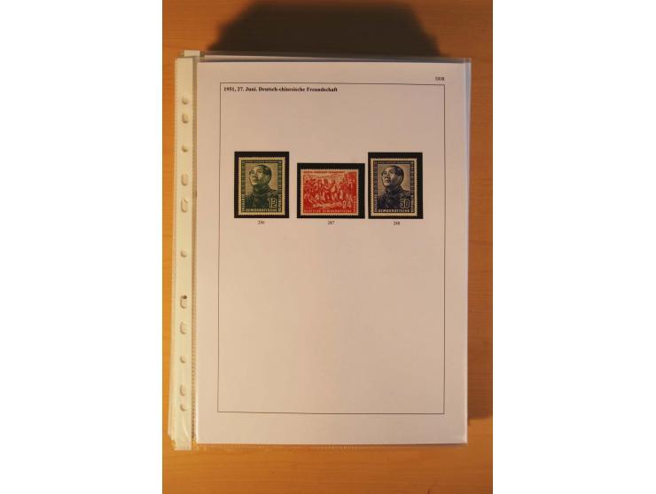 1949/90, postfrische und gestempelte stark spezialisierte Sammlung mit zahlreichen Abarten, Typen, Plattenfehlern und Zusamme