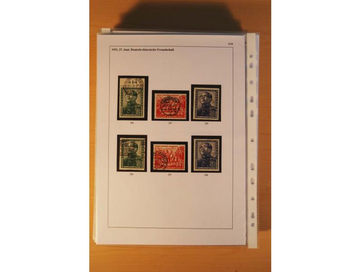 1949/90, postfrische und gestempelte stark spezialisierte Sammlung mit zahlreichen Abarten, Typen, Plattenfehlern und Zusamme