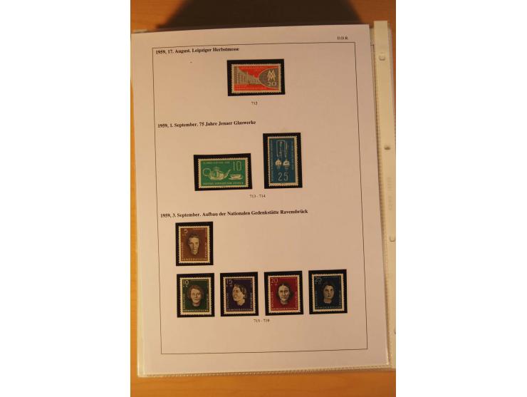 1949/90, postfrische und gestempelte stark spezialisierte Sammlung mit zahlreichen Abarten, Typen, Plattenfehlern und Zusamme