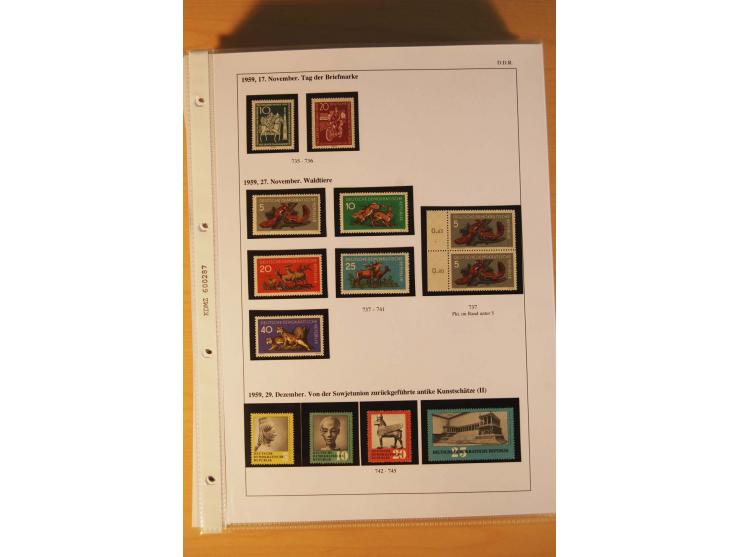 1949/90, postfrische und gestempelte stark spezialisierte Sammlung mit zahlreichen Abarten, Typen, Plattenfehlern und Zusamme