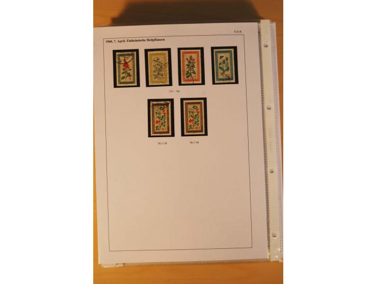 1949/90, postfrische und gestempelte stark spezialisierte Sammlung mit zahlreichen Abarten, Typen, Plattenfehlern und Zusamme