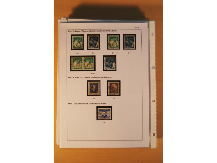 1949/90, postfrische und gestempelte stark spezialisierte Sammlung mit zahlreichen Abarten, Typen, Plattenfehlern und Zusamme
