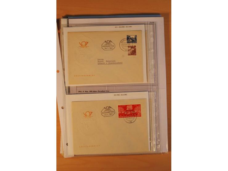 1949/90, postfrische und gestempelte stark spezialisierte Sammlung mit zahlreichen Abarten, Typen, Plattenfehlern und Zusamme