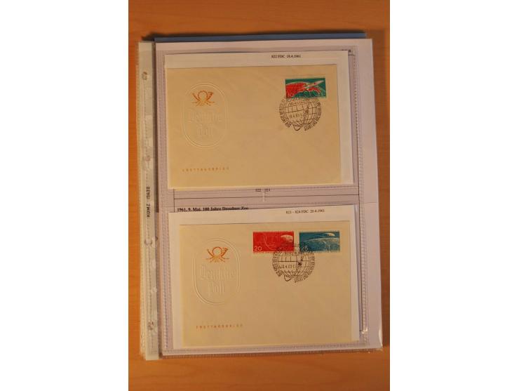 1949/90, postfrische und gestempelte stark spezialisierte Sammlung mit zahlreichen Abarten, Typen, Plattenfehlern und Zusamme