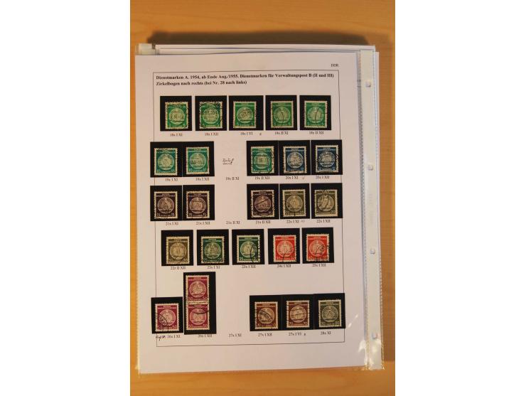 1949/90, postfrische und gestempelte stark spezialisierte Sammlung mit zahlreichen Abarten, Typen, Plattenfehlern und Zusamme