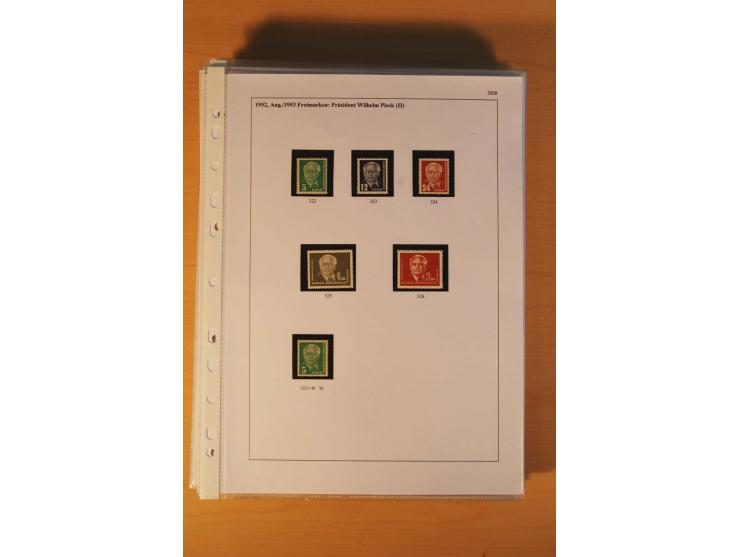1949/90, postfrische und gestempelte stark spezialisierte Sammlung mit zahlreichen Abarten, Typen, Plattenfehlern und Zusamme