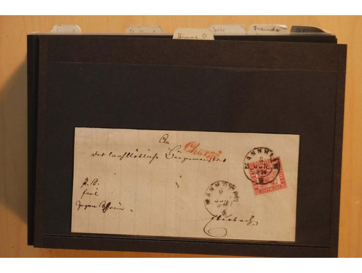 18551/74 (ca.), sehr reichhaltige Sammlung in 13 Kassetten und 3 Briefalben, der Markenteil mit hunderten von ungebrauchten u