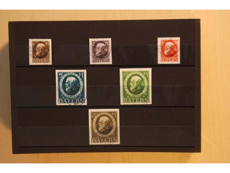1849/1920, sehr reichhaltiger Sammlungsbestand in 11 Kassetten, 3 Alben und 2 Briefalben, beginnend mit rund 70 (!!) Nr1, dav