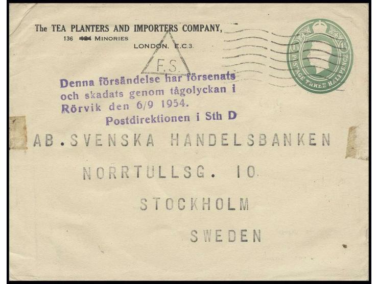 1954, Bestätigungsstempel des Zugunglücks des bei Rörvik auf Ganzsachenumschlag von Großbritannien nach Stockholm