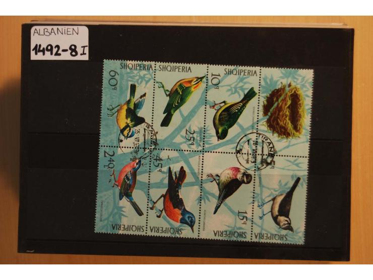 191972009, postfrischer (etwas ungebrauchte) und gestempelter umfangreicher Bestand mit einer Vielzahl besserer Sätze und Blo