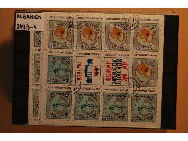 191972009, postfrischer (etwas ungebrauchte) und gestempelter umfangreicher Bestand mit einer Vielzahl besserer Sätze und Blo