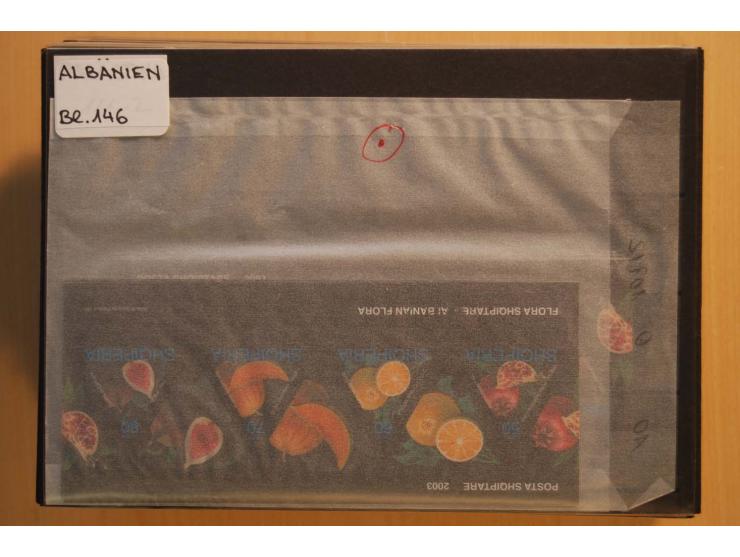 191972009, postfrischer (etwas ungebrauchte) und gestempelter umfangreicher Bestand mit einer Vielzahl besserer Sätze und Blo