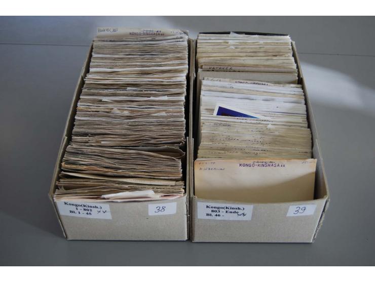 1960/2004, postfrischer, reichhaltiger Bestand mit ungezähnten Ausgaben, Blocks, Kleinbogen etc., große Motivvielfalt, dazu e