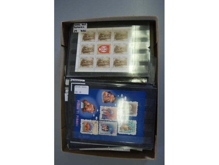 1993/2010, postfrischer und gestempelter Bestand incl. Kroatische Post Mostar und Serbische Republik, dabei Blocks, Markenhef