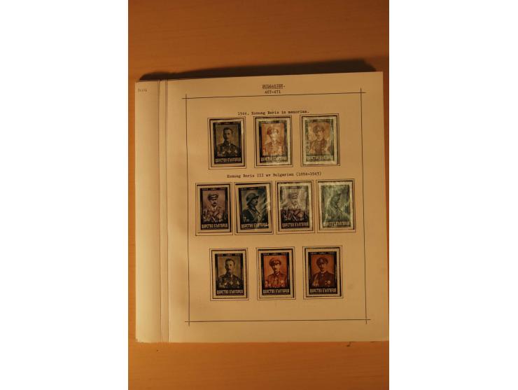 1879/1957, ungebrauchte und gestempelte Sammlung mit guten Werten und Sätzen auf selbstgestalteten Blättern in 2 Alben