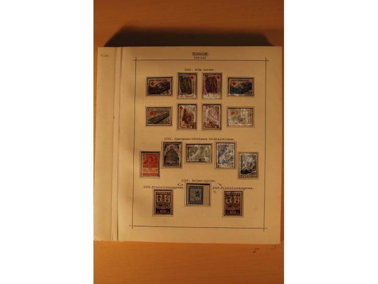 1879/1957, ungebrauchte und gestempelte Sammlung mit guten Werten und Sätzen auf selbstgestalteten Blättern in 2 Alben