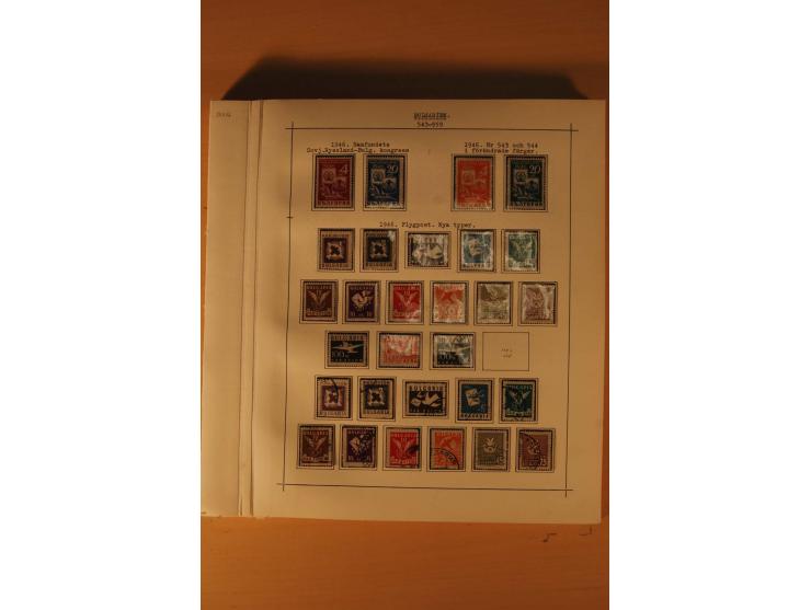 1879/1957, ungebrauchte und gestempelte Sammlung mit guten Werten und Sätzen auf selbstgestalteten Blättern in 2 Alben