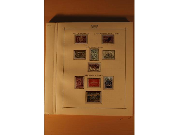 1879/1957, ungebrauchte und gestempelte Sammlung mit guten Werten und Sätzen auf selbstgestalteten Blättern in 2 Alben