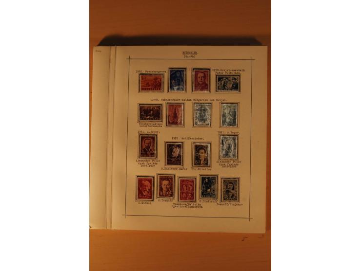 1879/1957, ungebrauchte und gestempelte Sammlung mit guten Werten und Sätzen auf selbstgestalteten Blättern in 2 Alben