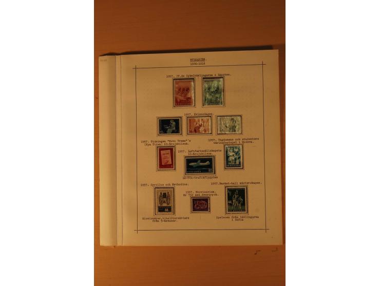 1879/1957, ungebrauchte und gestempelte Sammlung mit guten Werten und Sätzen auf selbstgestalteten Blättern in 2 Alben