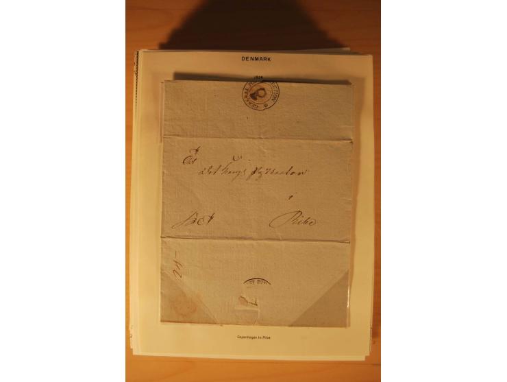 1660/1867, Post aus und nach Dänemark inkl. Schleswig-Holstein, umfangreiche Sammlung mit über 160 unfrankierten Briefen auf 