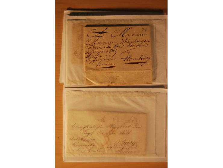 1660/1867, Post aus und nach Dänemark inkl. Schleswig-Holstein, umfangreiche Sammlung mit über 160 unfrankierten Briefen auf 