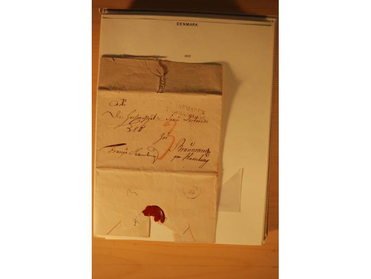 1660/1867, Post aus und nach Dänemark inkl. Schleswig-Holstein, umfangreiche Sammlung mit über 160 unfrankierten Briefen auf 