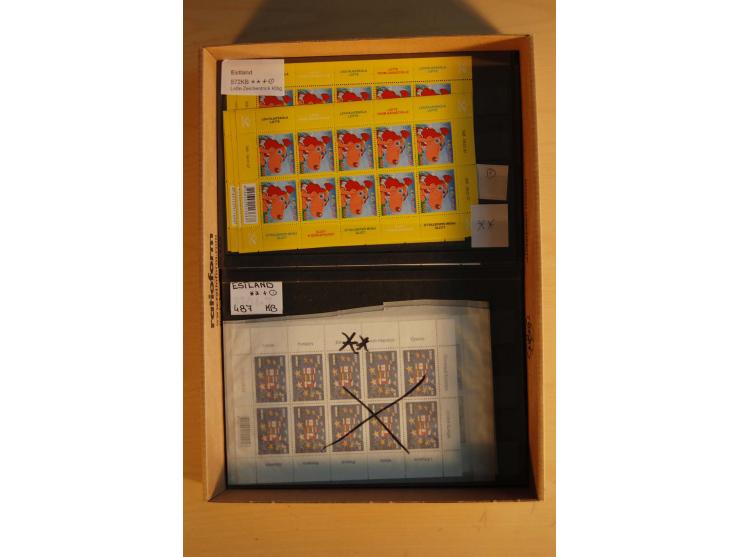 1918/2010, postfrischer, ungebrauchter und gestempelter Bestand, dabei Kleinbogen, Markenheftchen etc., hoher Katalogwert