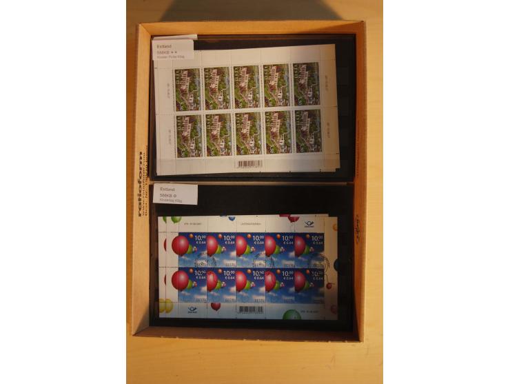 1918/2010, postfrischer, ungebrauchter und gestempelter Bestand, dabei Kleinbogen, Markenheftchen etc., hoher Katalogwert