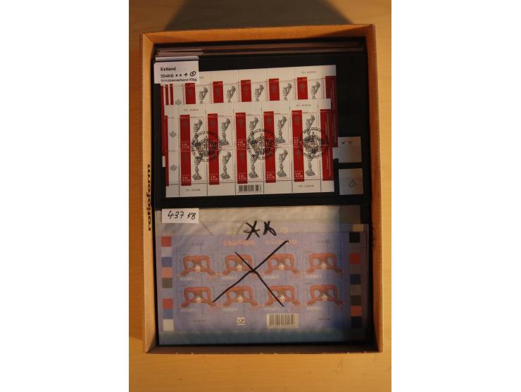 1918/2010, postfrischer, ungebrauchter und gestempelter Bestand, dabei Kleinbogen, Markenheftchen etc., hoher Katalogwert