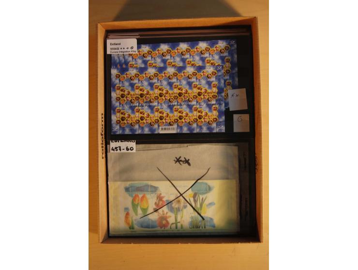 1918/2010, postfrischer, ungebrauchter und gestempelter Bestand, dabei Kleinbogen, Markenheftchen etc., hoher Katalogwert