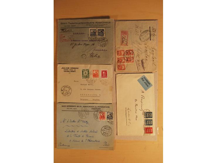  1920/37, 26 Briefe und Karten dabei viele interessante und bessere Frankatuern wie Mi.-Nr. 48-52A mit Zufrankatur auf R-Brie