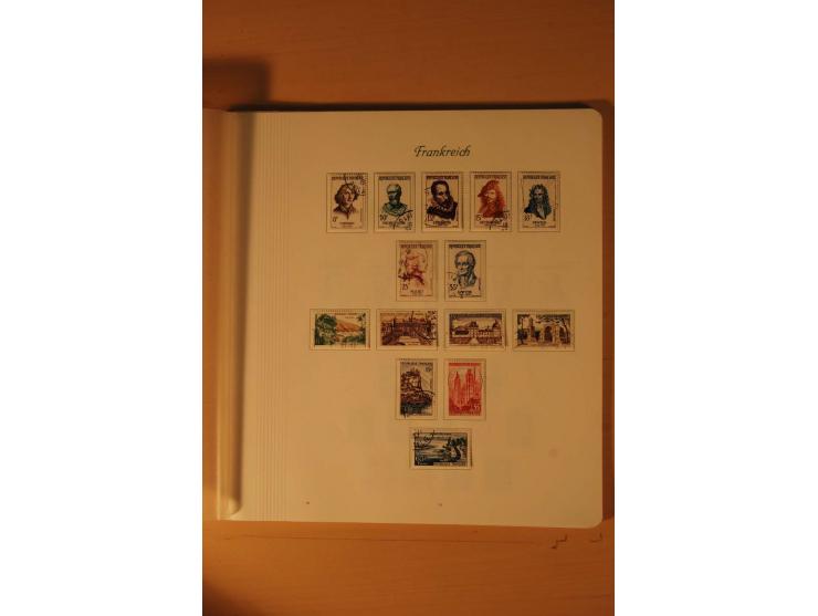 1849/2002, meist gestempelte Sammlung mit besseren Werten, teils stark unterschiedlicher Erhaltung, dazu gestempelte Sammlung
