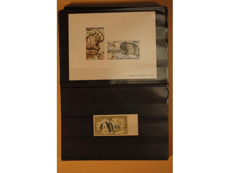 1956/76, Partie postfrischer, fast ausschließlich ungezähnter Werte sowie Epreuves de Luxe