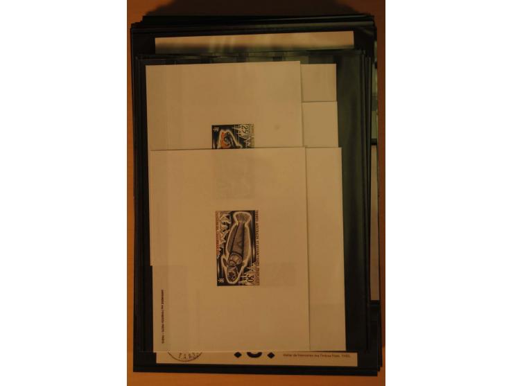 1956/76, Partie postfrischer, fast ausschließlich ungezähnter Werte sowie Epreuves de Luxe