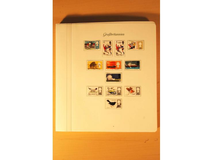 1841/2006, postfrische, ungebrauchte und gestempelte Sammlung, dazu Doubletten und Markenheftchen, im großen Karton