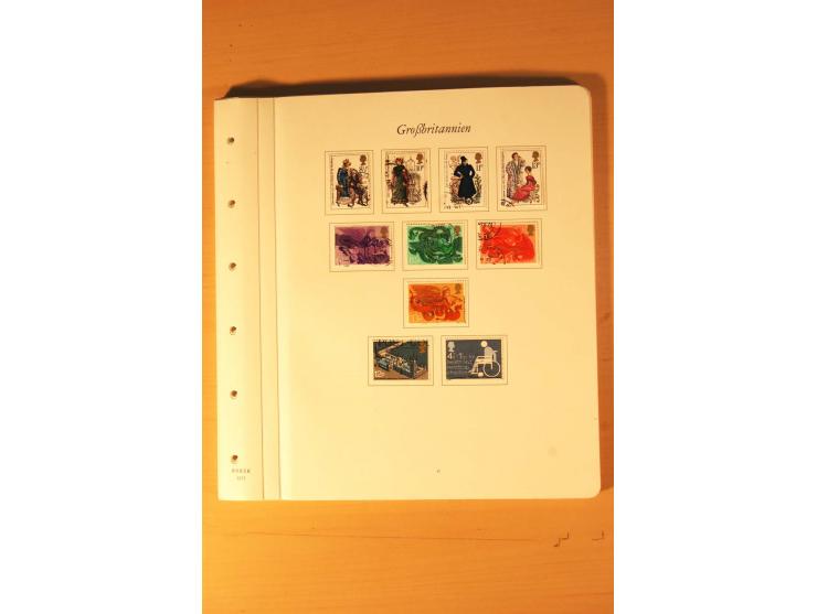 1841/2006, postfrische, ungebrauchte und gestempelte Sammlung, dazu Doubletten und Markenheftchen, im großen Karton