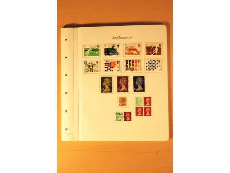 1841/2006, postfrische, ungebrauchte und gestempelte Sammlung, dazu Doubletten und Markenheftchen, im großen Karton