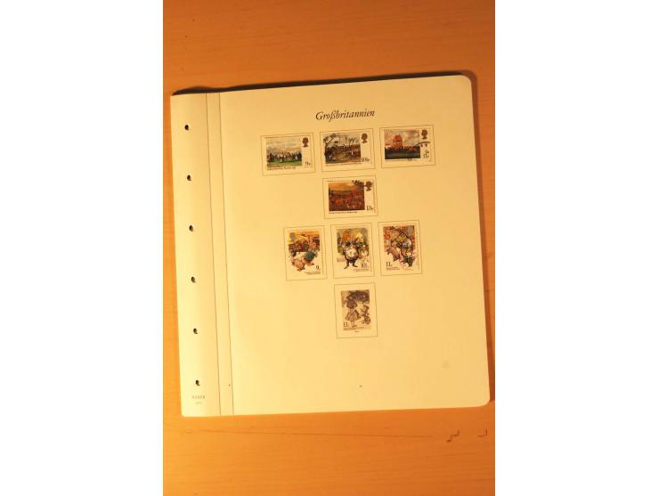 1841/2006, postfrische, ungebrauchte und gestempelte Sammlung, dazu Doubletten und Markenheftchen, im großen Karton