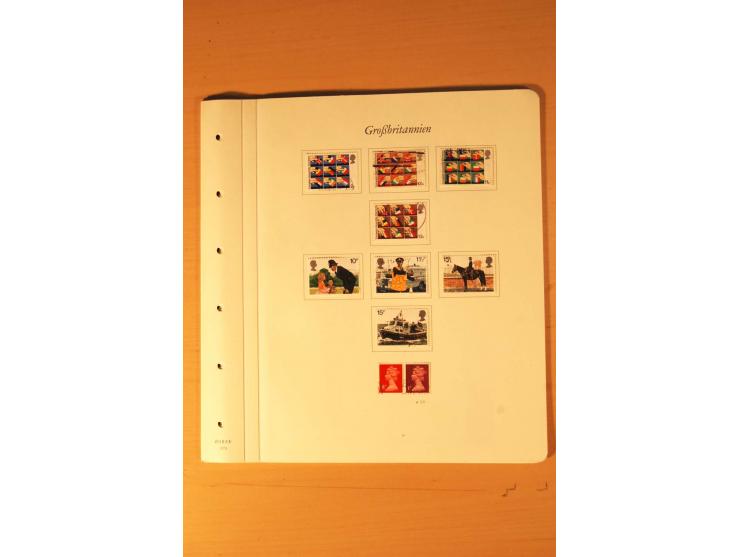1841/2006, postfrische, ungebrauchte und gestempelte Sammlung, dazu Doubletten und Markenheftchen, im großen Karton