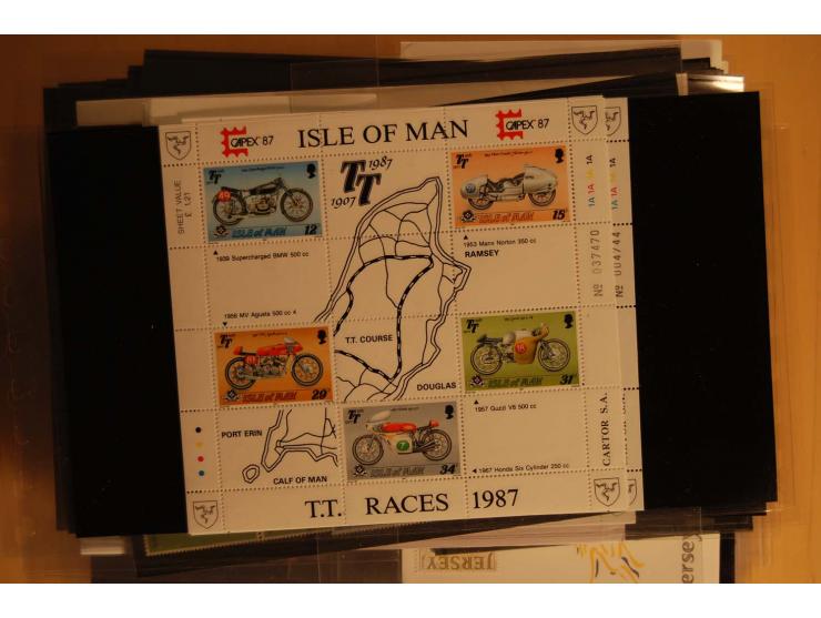 1940/99, meist postfrischer Bestand auf Steckkarten mit Schwerpunkt Kanalinseln und Irland, dabei viele kpl. Ausgaben und  Bl